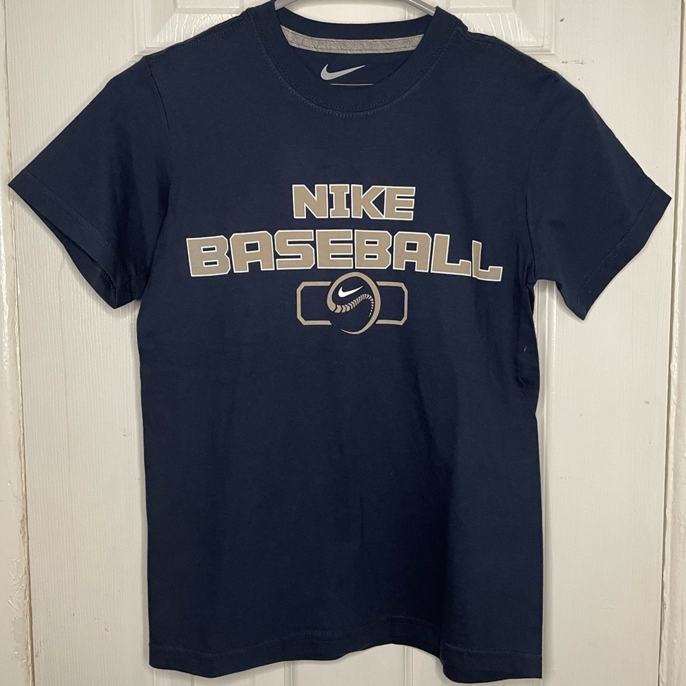 Nike tee